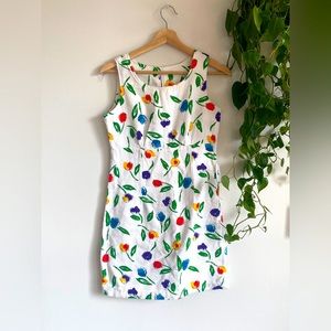 Well made, cute summer shift dress with beautiful white / floral fabric.
